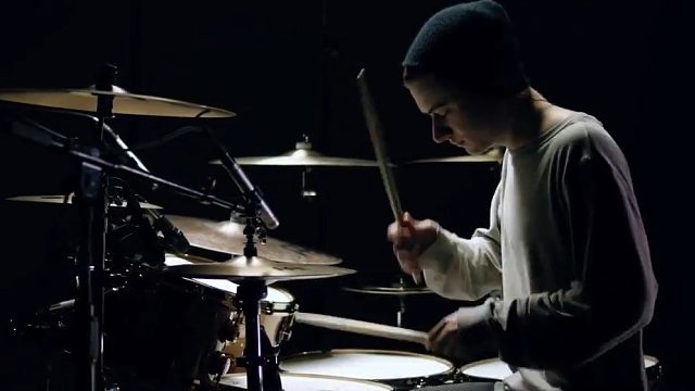 一个牛逼鼓手进化为怪物鼓手 Luke Holland