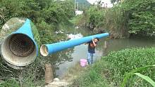 用6米长大管制作捕鱼陷阱，两斤蚯蚓10个鸡蛋做诱饵，太牛了