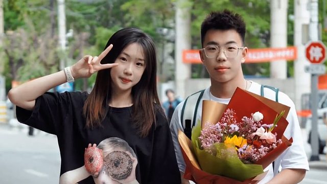 千帆过尽，归来我们仍是少年，青春永不后悔