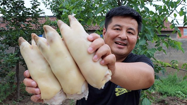 99元买3个大猪蹄，做个“虎皮蒸猪蹄”，外香里糯，满是胶原蛋白