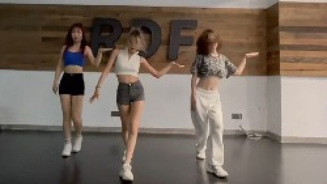 还是在舞室跳的开