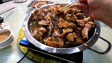 4个自媒体人小聚，吃全牛锅，水爆肚扒肉条