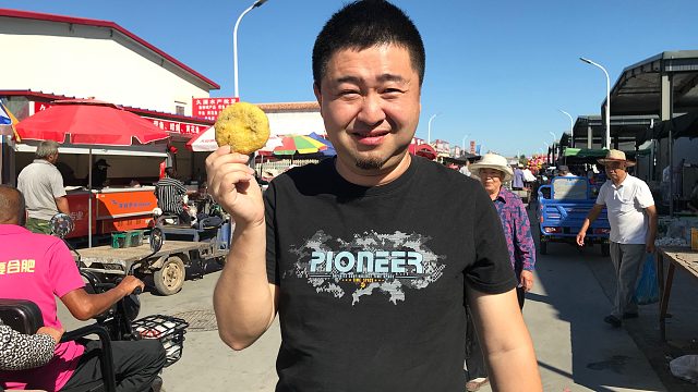 天津农村赶大集，10元7个的黄米炸糕都大有来头，传承3代超百年
