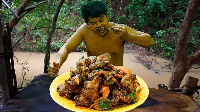 村里的鸡杂没人要，捡二两做香锅，吃起来味真鲜