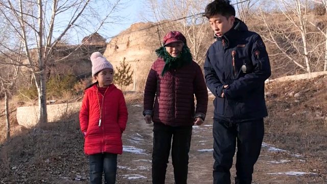 这是我的走访之路，也是大家看不到的一面，无论风雨，我一直在路上