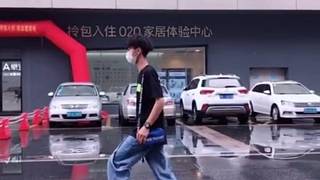 太空步教學(xué)別問我為什么老是教你們滑步，因?yàn)槲沂切瑥S老板
