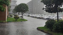 重庆下午大雨倾盆