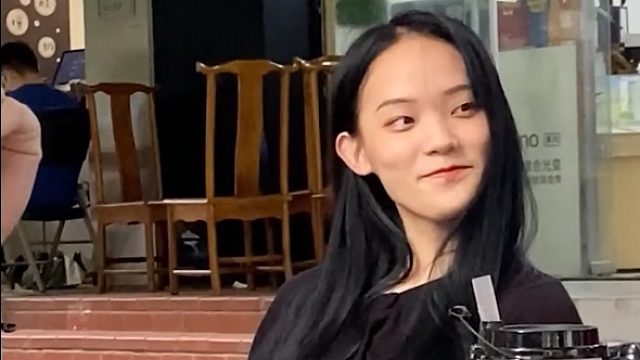 看你先撩到妹，还是我腿先断……