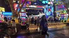 13.1夜游重慶解放碑步行街