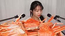 韩国美女吃播吃雪蟹，大螃蟹，声音甜美，动作优雅！
