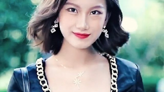 广场上在上演现实版灰姑娘的水晶鞋？没想到最后居然是个阴谋？！