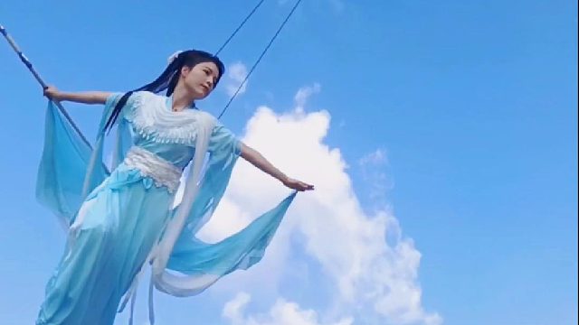 什么是逍遥？穿上汉服，来观音山飞天一次，可算是吧！