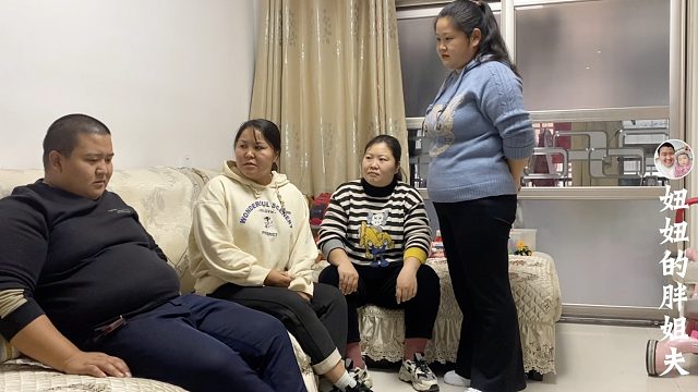 小伙投资遭合伙人跑路，三个姑姐送100000元帮兄弟，真是姐弟情深