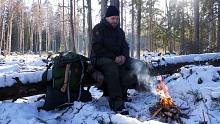 瑞典男独行丛林探险-冬季露营过夜-古董帆布帐篷-极端寒冷