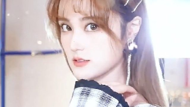 小手一搓，灯神出。响指一打，女友来。