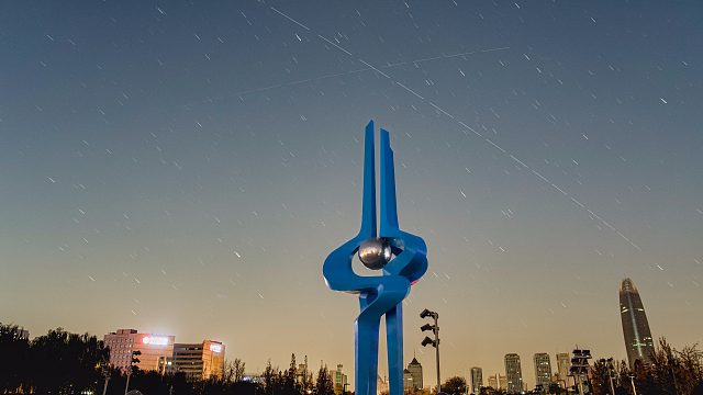 当中国空间站打卡山东济南泉城广场