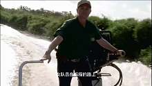 在美国沼泽河道里捕杀短吻鳄