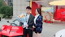 会长龙哥提SF90看上绝美礼仪小姐姐！长腿颜美令华子动心 #星秀爆料站#