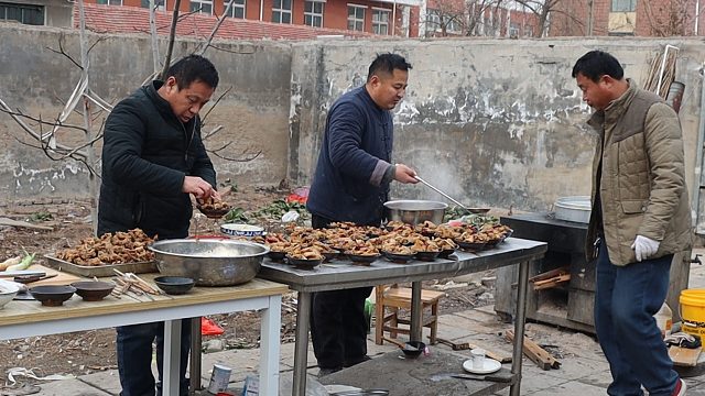 过大年做200多蒸碗，蒸羊肉、蒸牛肉、蒸排骨、蒸鸡块、四喜丸子