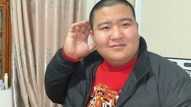 小伙大过年就差点挨揍，只因做了一件事，媳妇还在一旁显摆真气人