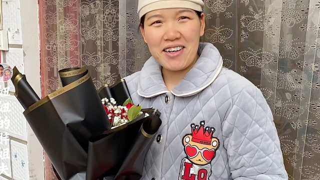 二胎名字第20天终于敲定，小伙也选特殊日子送媳妇礼物，让人羡慕