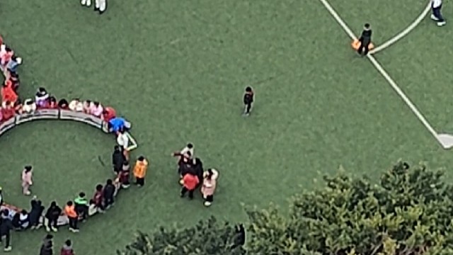 唉，懷念一下小學(xué)的生活吧！