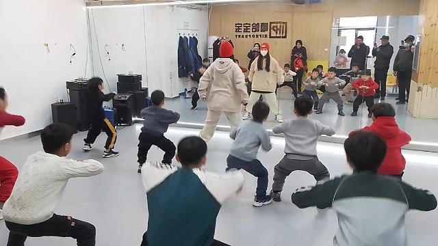 孩子学街舞