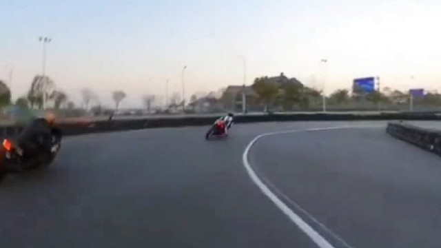 骑着我心爱的小摩托！