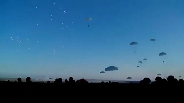 ​【快讯：目前欧洲东部天气晴好，基辅上空有少许高云，无降水，风力不大，部分地区下俄罗斯人】