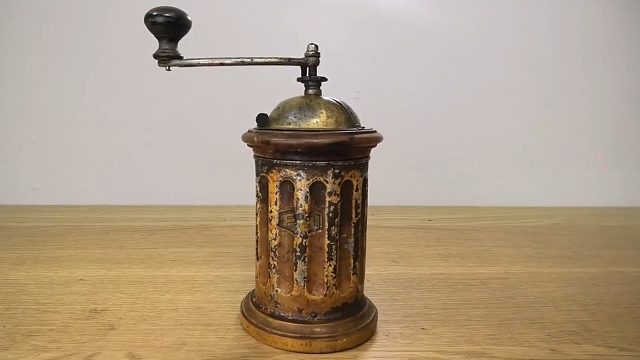 古董意大利咖啡研磨机，翻新一下