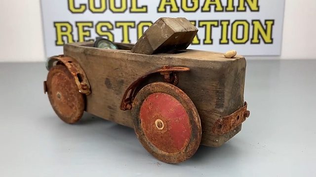 野外捡来独特的玩具车高手翻新