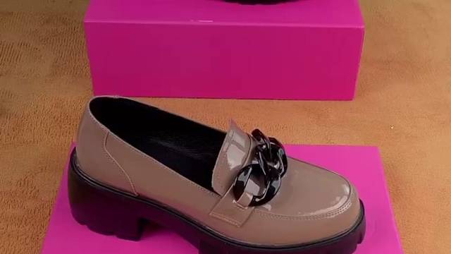 舒适百搭休闲款英伦风小皮鞋