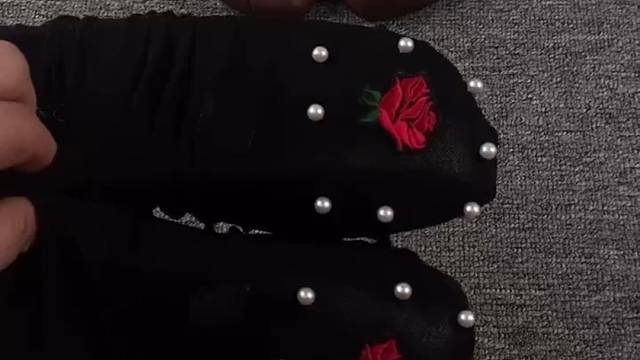 软底软面的豆豆鞋