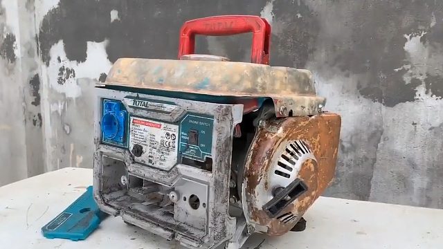 生锈报废的发电机，舍不得扔，修复翻新