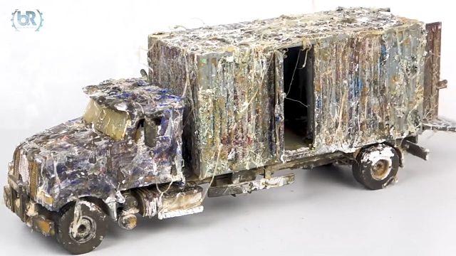 破烂不堪的货车模型翻新成了抢手货