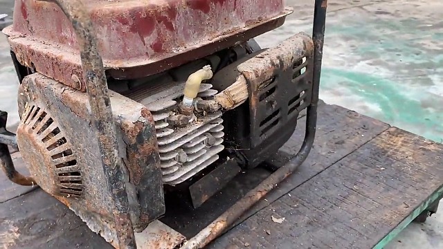 收了一台报废发电机，经过男子修复翻新后，成品赚大了！