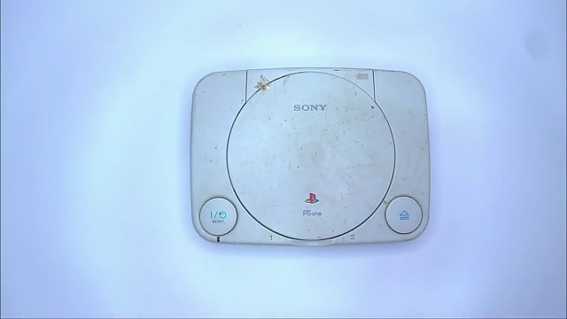 手工翻新一台20年前的索尼游戏机，看古董如何变身为新机！