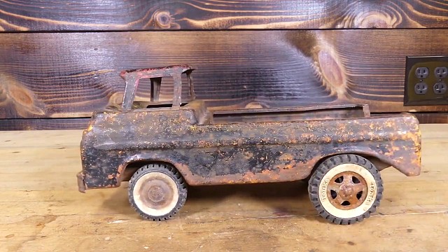 生锈的1960年皮卡模型，牛人给翻新的如此精致，瞬间成为抢手货！