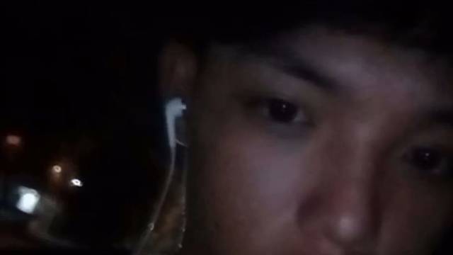 想做一只迎着风奔跑的野狗！