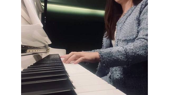 哈哈哈怀恋上课的日子二节课拿下虽然不是很熟[破涕为笑]明天休息一天
大家猜猜这是什么曲子吖