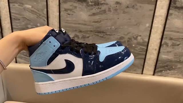 全镜面的材质！不要太拉风哦！[色]