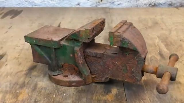 网友：本来还能说是个古董，一翻新就跟新买的似的