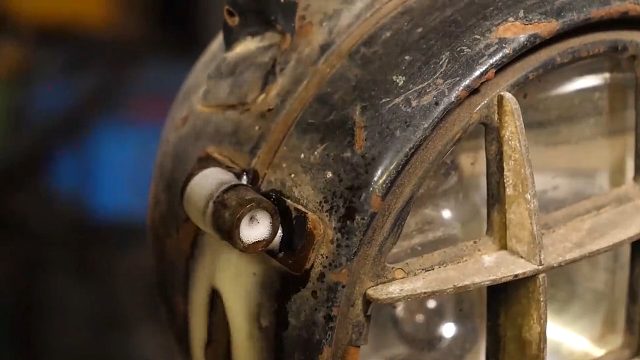 酸爽视频，古董矿灯，经过激光除锈翻新以后就像是新的，以前的做工就是扎实