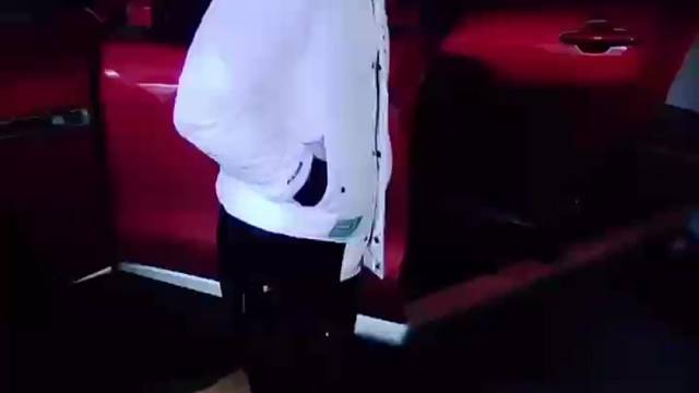 做一阵风吧，带点随性，带点自由。