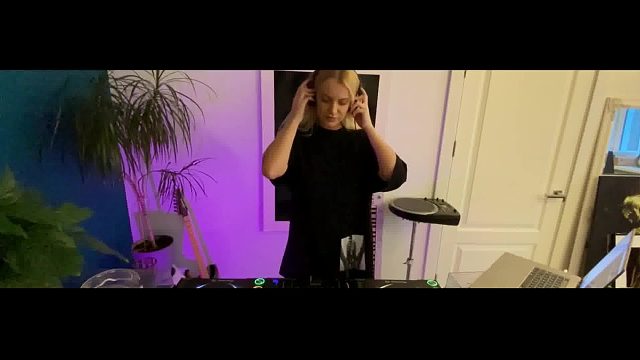 电音节(电子音乐)云蹦迪之 -Alevtina