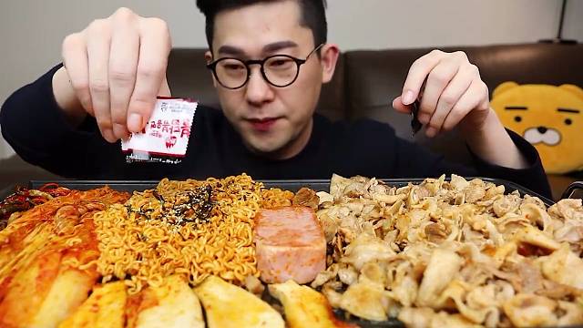 解压版的美食吃播