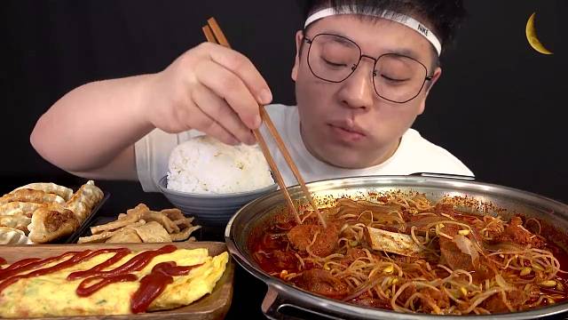 解压版的美食吃播