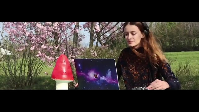 电音节(电子音乐)云蹦迪之 - DEER JADE