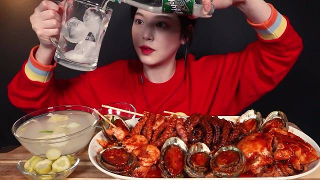 解压版的美食吃播