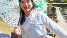 很不幸的是，我能看到她的美，最終，憂傷了我的心……#婺源 #童年的阿嬌 